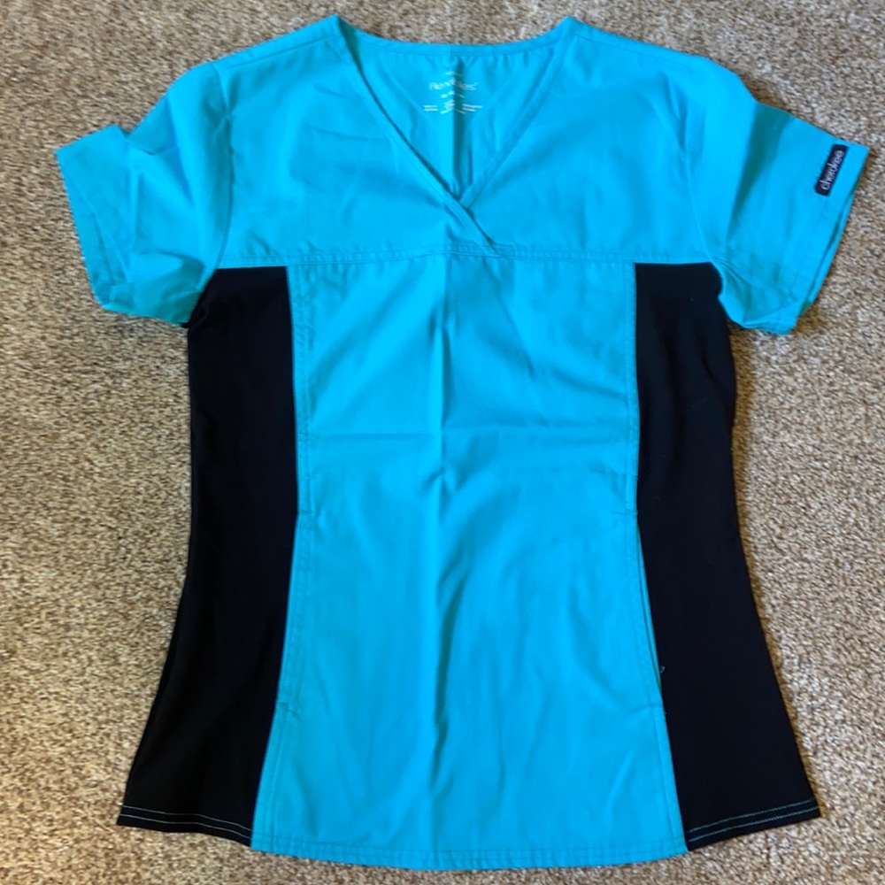 Cherokee flexible scrub top